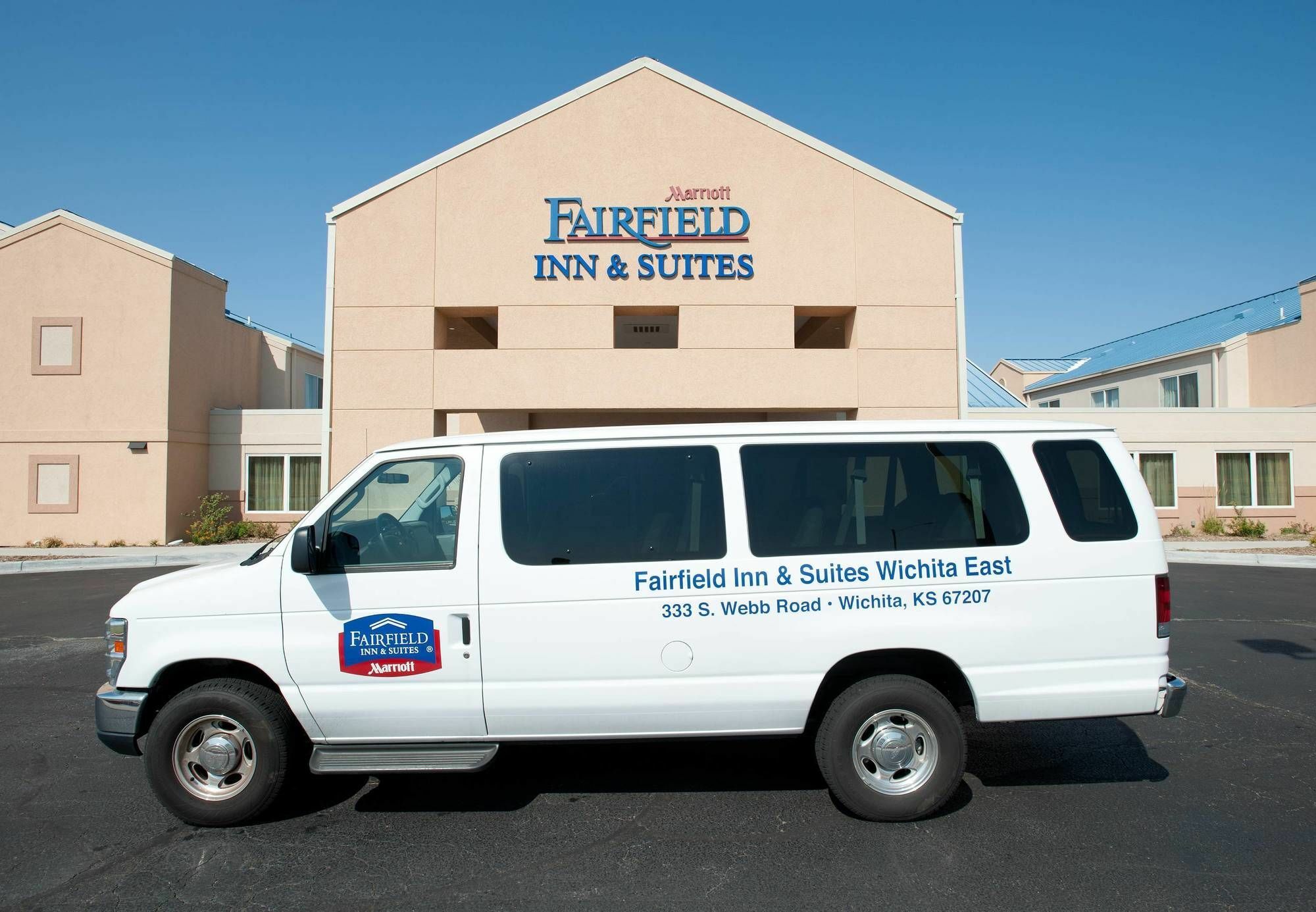 Country Inn & Suites By Radisson, Wichita East, Ks Exterior foto